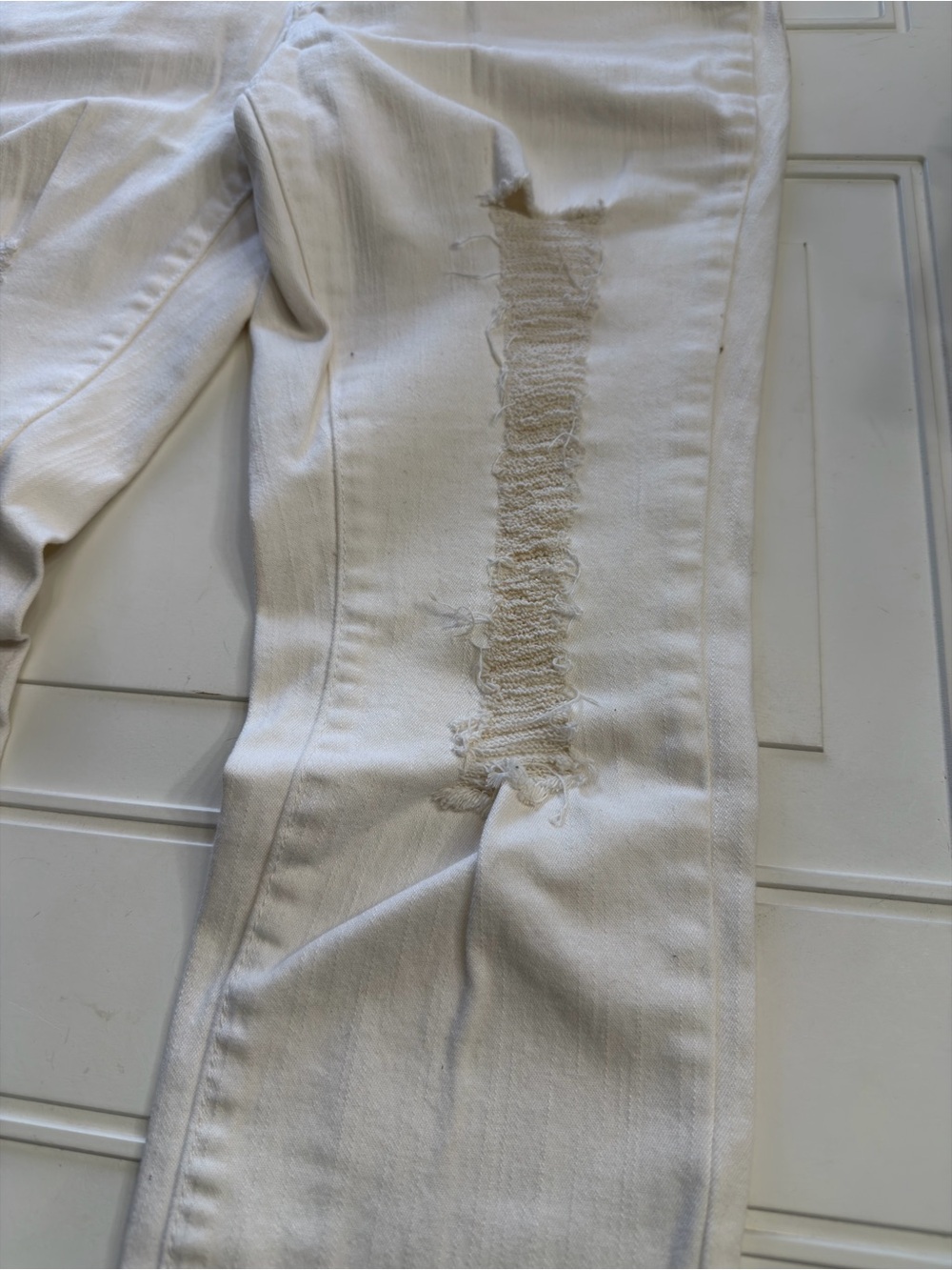 Venus Women’s Sz 8 White Distressed Pants Skinny Jeans Stretch Cotton - Picture 2 of 6